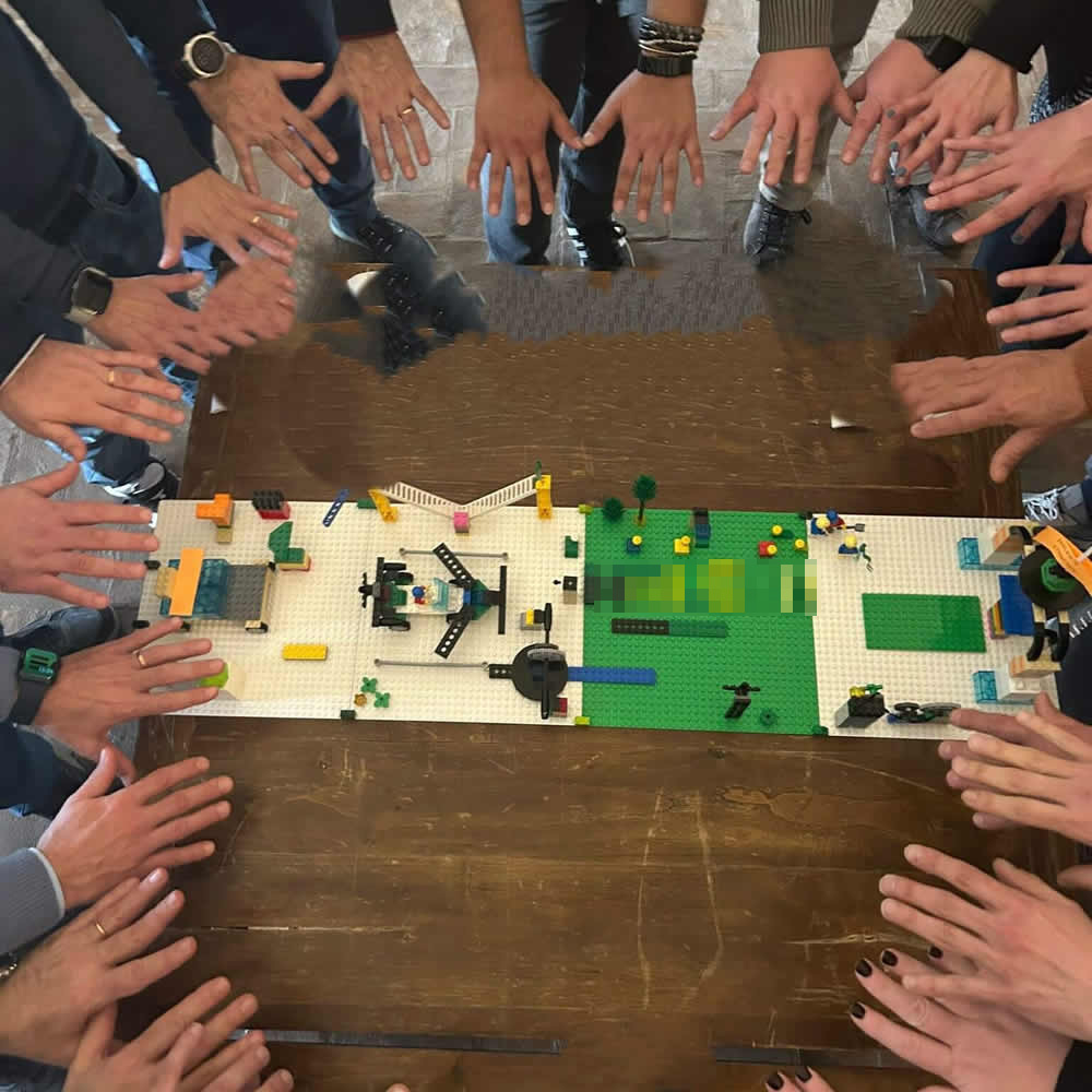 Featured image for “Team Working con metodo LegoSeriousPlay”